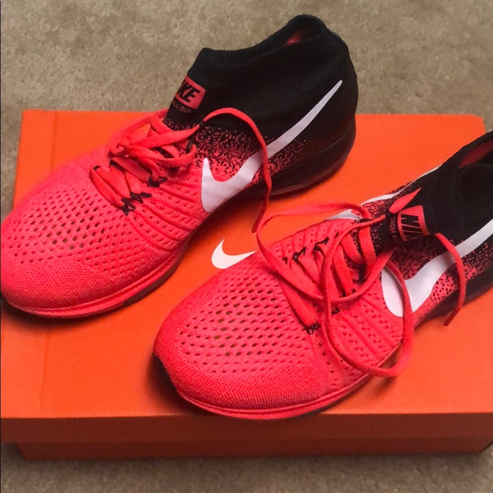 Nike Women’s ZOOM Flyknit!